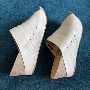 TSUBO Elger Cream wedge slide